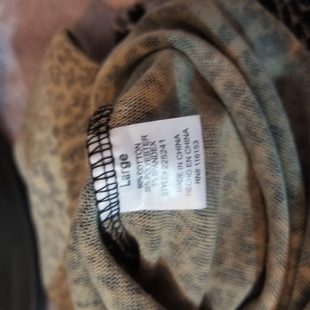 Poof NY Cheetah Print Top Size Large - Picture 5 of 5